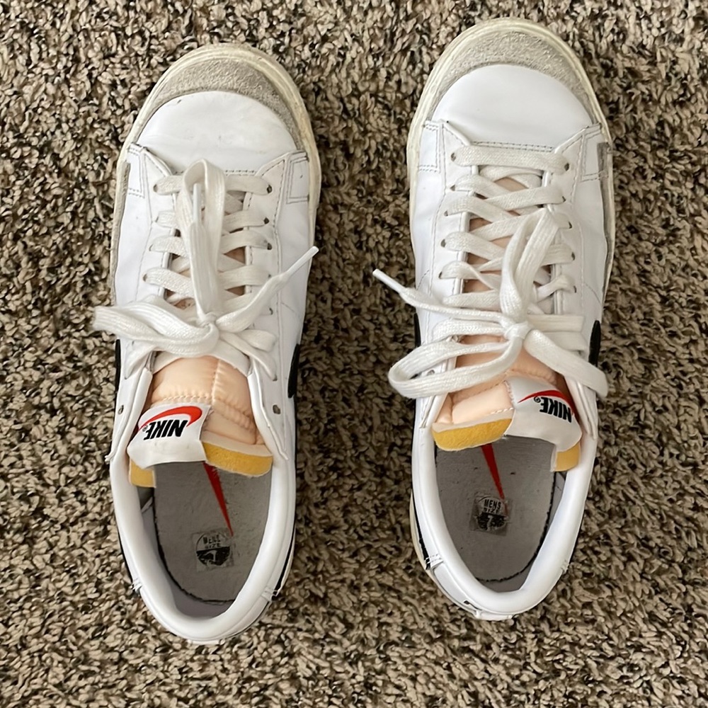 Men’s Nike shoes